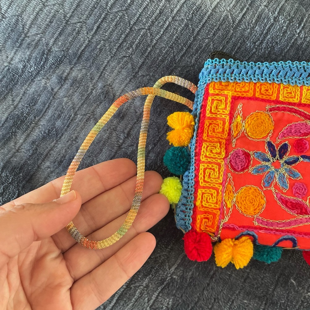 New-handmade colorful wristlet/pouch - Picture 4 of 4
